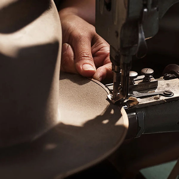 Производство Stetson обработка краёв шляпы