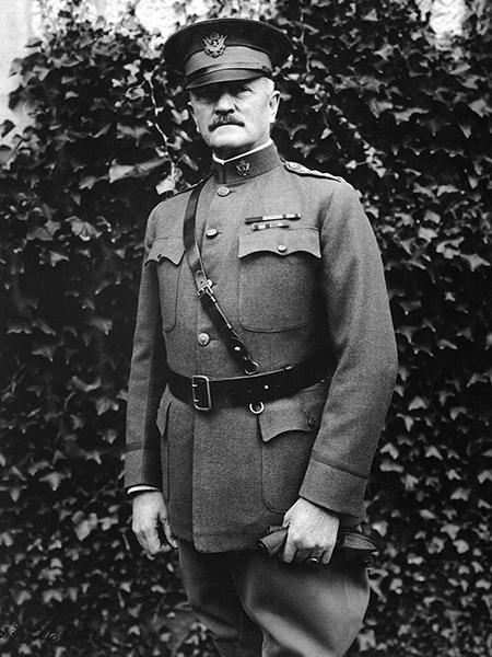 istoriya-remnya-sam-browne.jpg