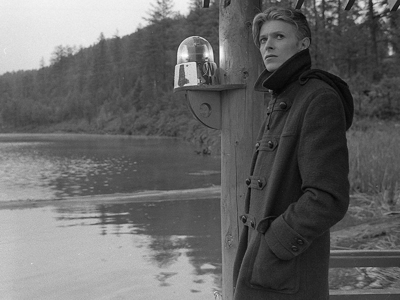 Дафлкот в фильме Человек, который упал на Землю