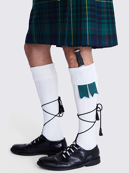 Шотландский костюм хосы, броги и скин-ду 