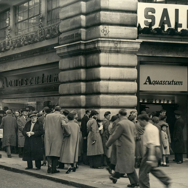 Архивное фото магазина Aquascutum в Лондоне