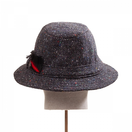 Hanna Hats Walking 642