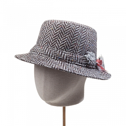 2Картинка Черно-белая шляпа Hanna Hats Walking